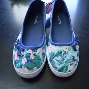 Floral Women's Flat Shoes Size 9